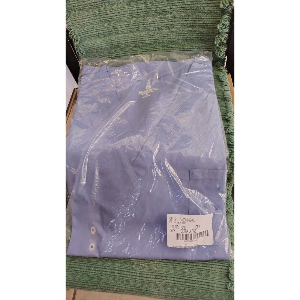 NWT Fundamentals F3 Unisex V-Neck Scrub Top - Ceil Blue - Extra Large (XL)